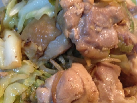 キャベツと鶏肉のガリバタ味噌マヨ炒め‼︎